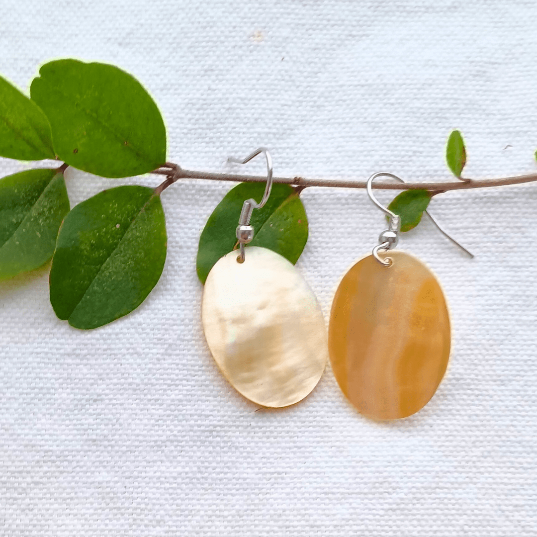 Oval shell earrings with leaves
